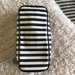 Henri Bendel travel cosmetics case